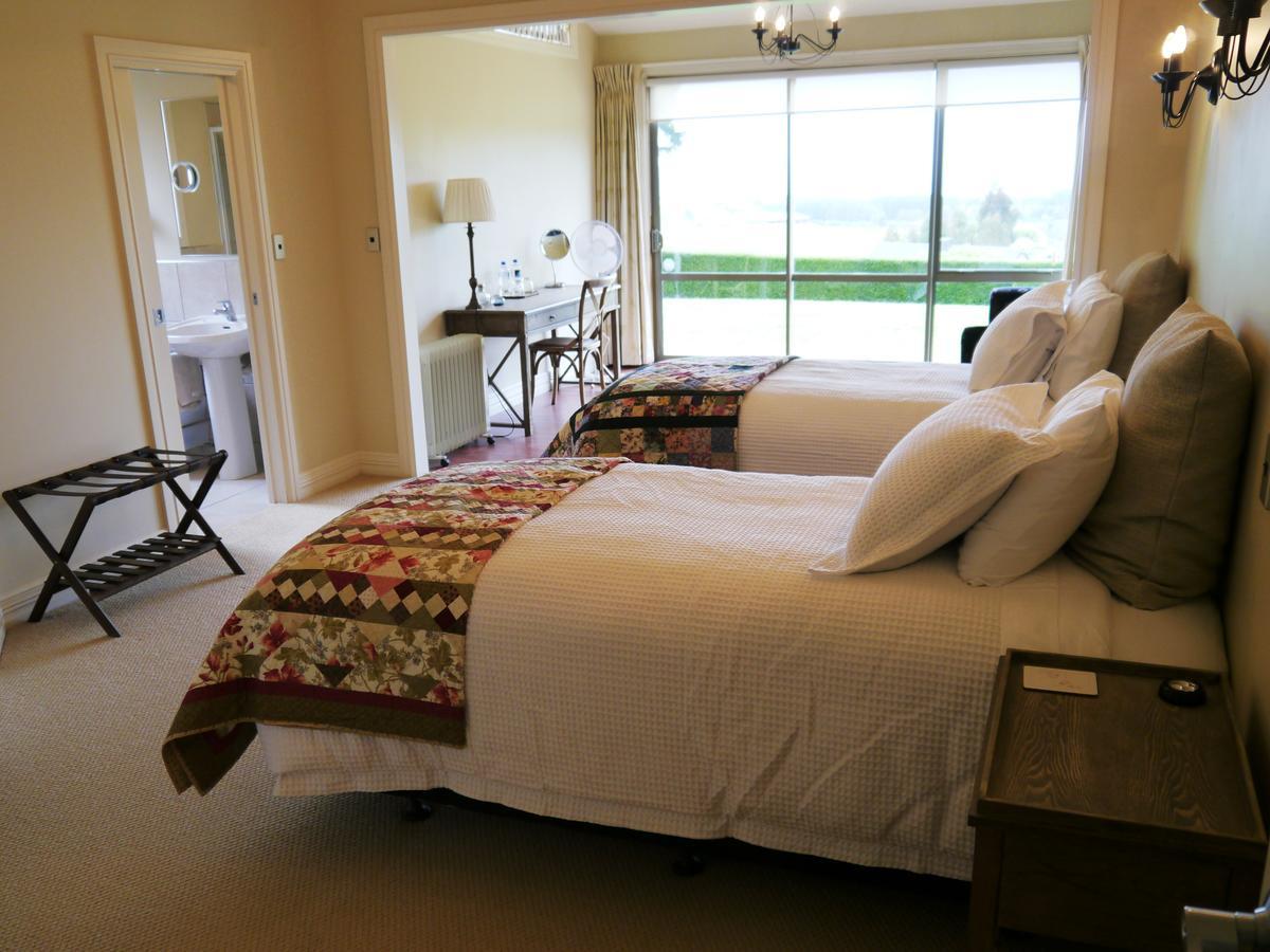 Country Lodge Kinloch Таупо Экстерьер фото